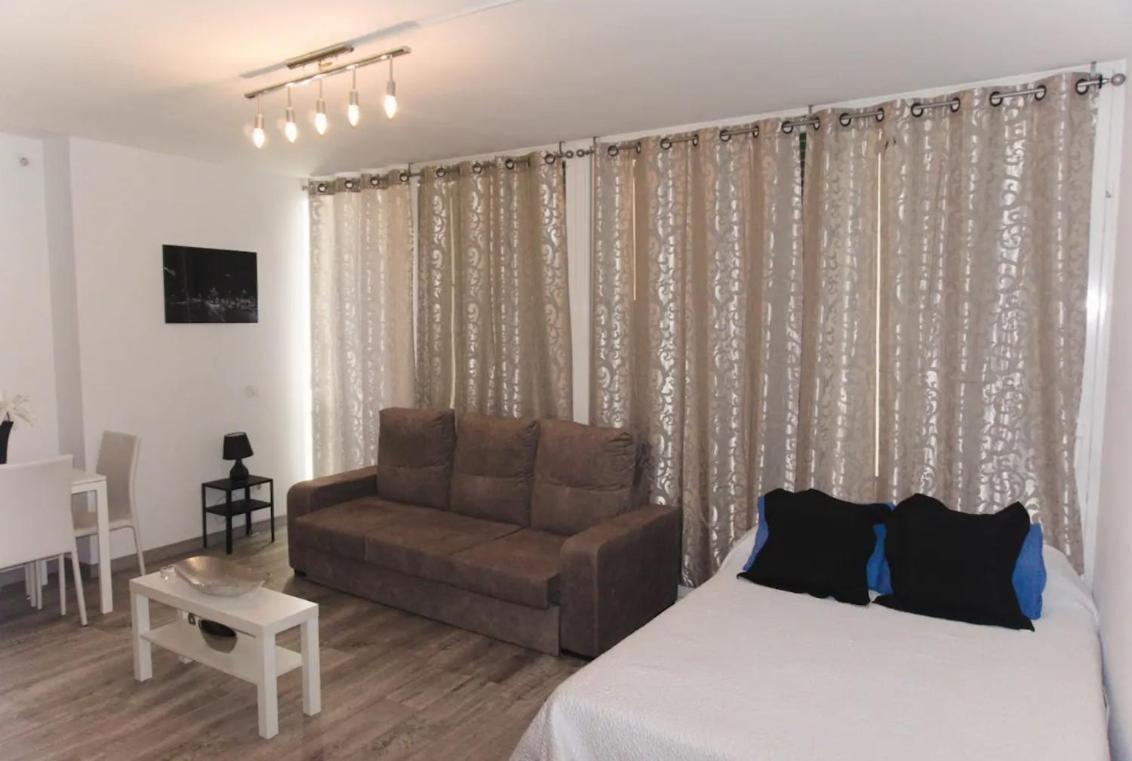 Estudio En Plaza Vara Del Rey Madrid Exterior photo
